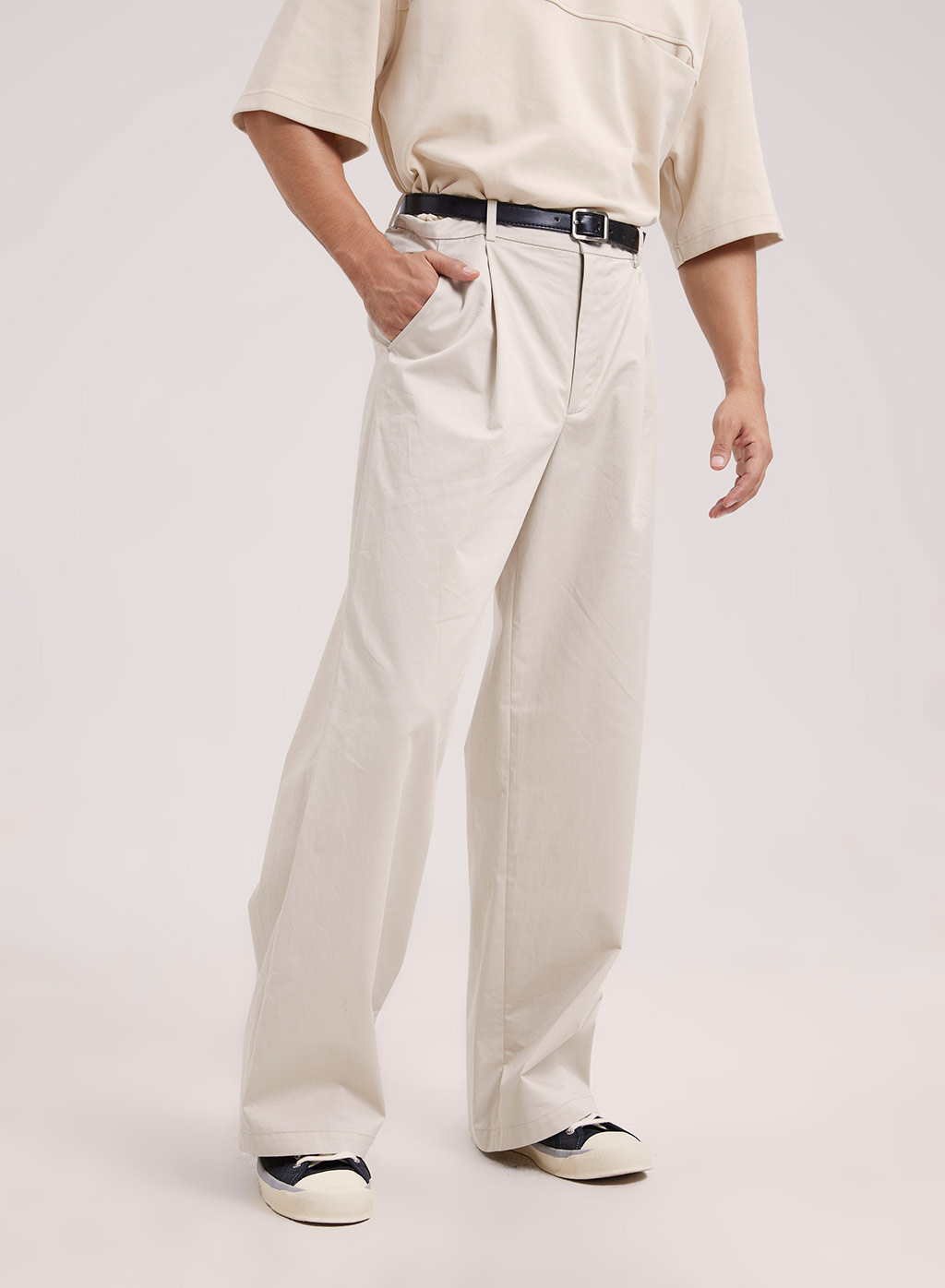https://appapi.naploungewear.com/wp-content/uploads/2022/01/Loose-Fit-Cotton-Pants-Moon-White-1.jpg